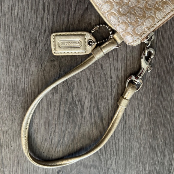 Coach Wristlet - Picture 3 of 4